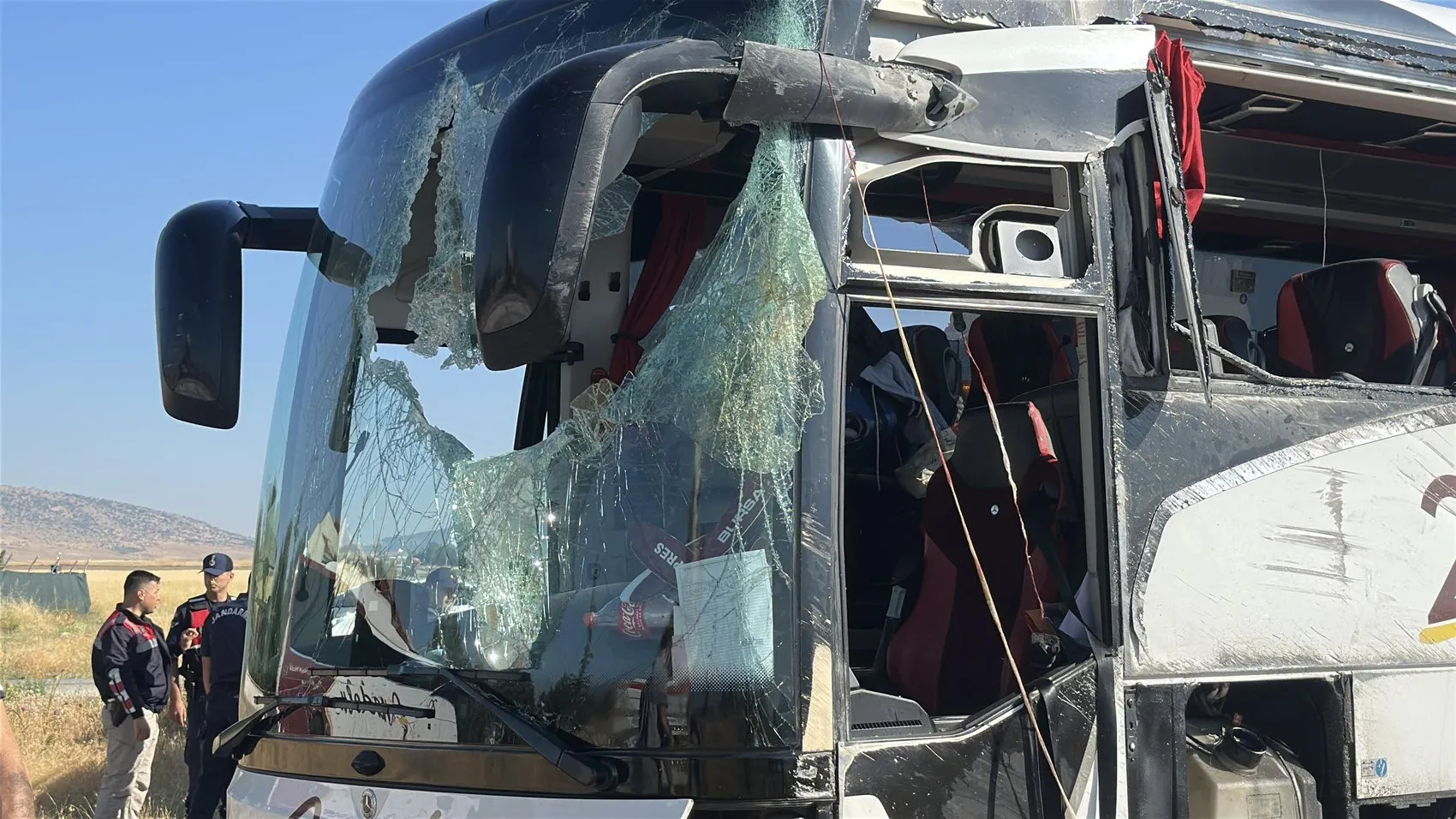 Kütahya yolunda otobüs kazası 31 kişi yaralandı