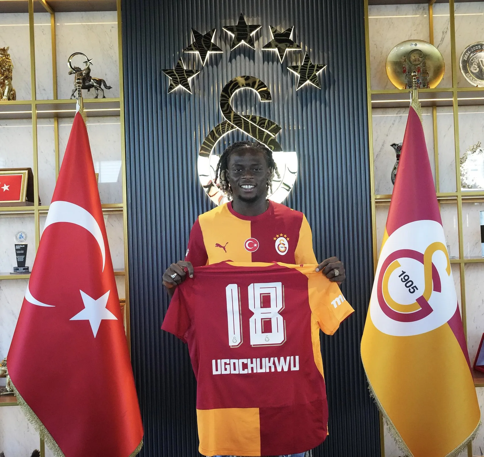 Galatasaray orta sahayı Burnley'den gelen Lesley Ugochukwu ile güçlendirdi