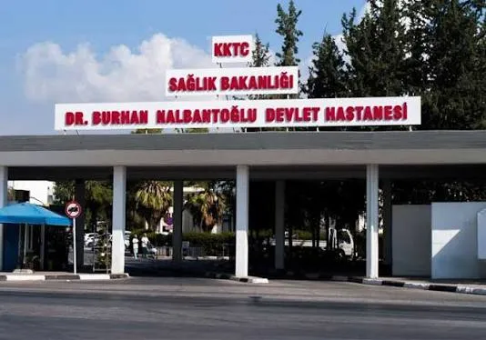 Tufan Erhürman etkinlikte rahatsızlanarak hastaneye kaldırıldı