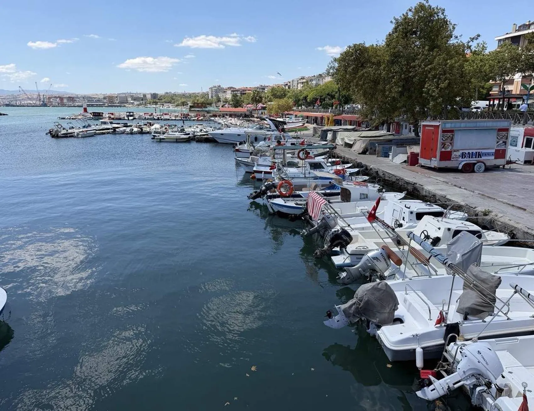 Tekirdağ sahillerinde fırtına alarmı Denize girmek yasaklandı