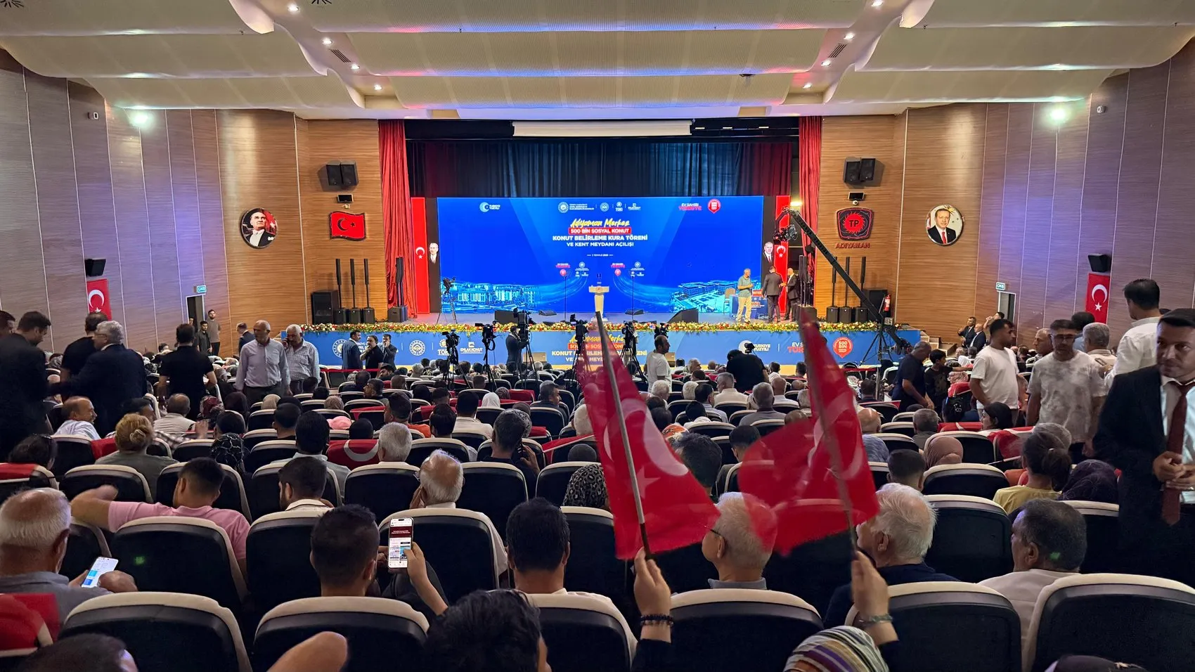 Adıyaman'da yeni konutlar sahiplerini buldu