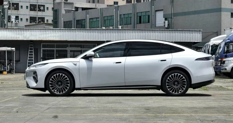 BYD'nin en iddialı sedanı Seal 08 satışa çıktı: 905 km menzil