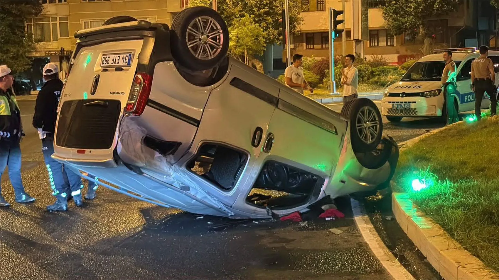 Çorlu'da kaza sonrası sürücü arkadaşını araçta bırakıp kayıplara karıştı