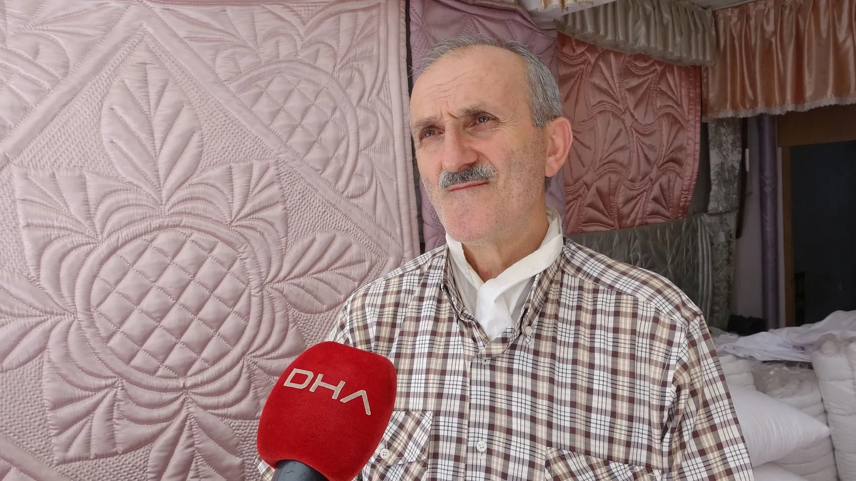 Yün yorganlara geri dönüş başladı ama onları dikecek usta yok