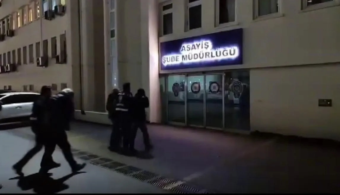 Ankara'da eğlence mekanlarına baskın 16 kişi gözaltında