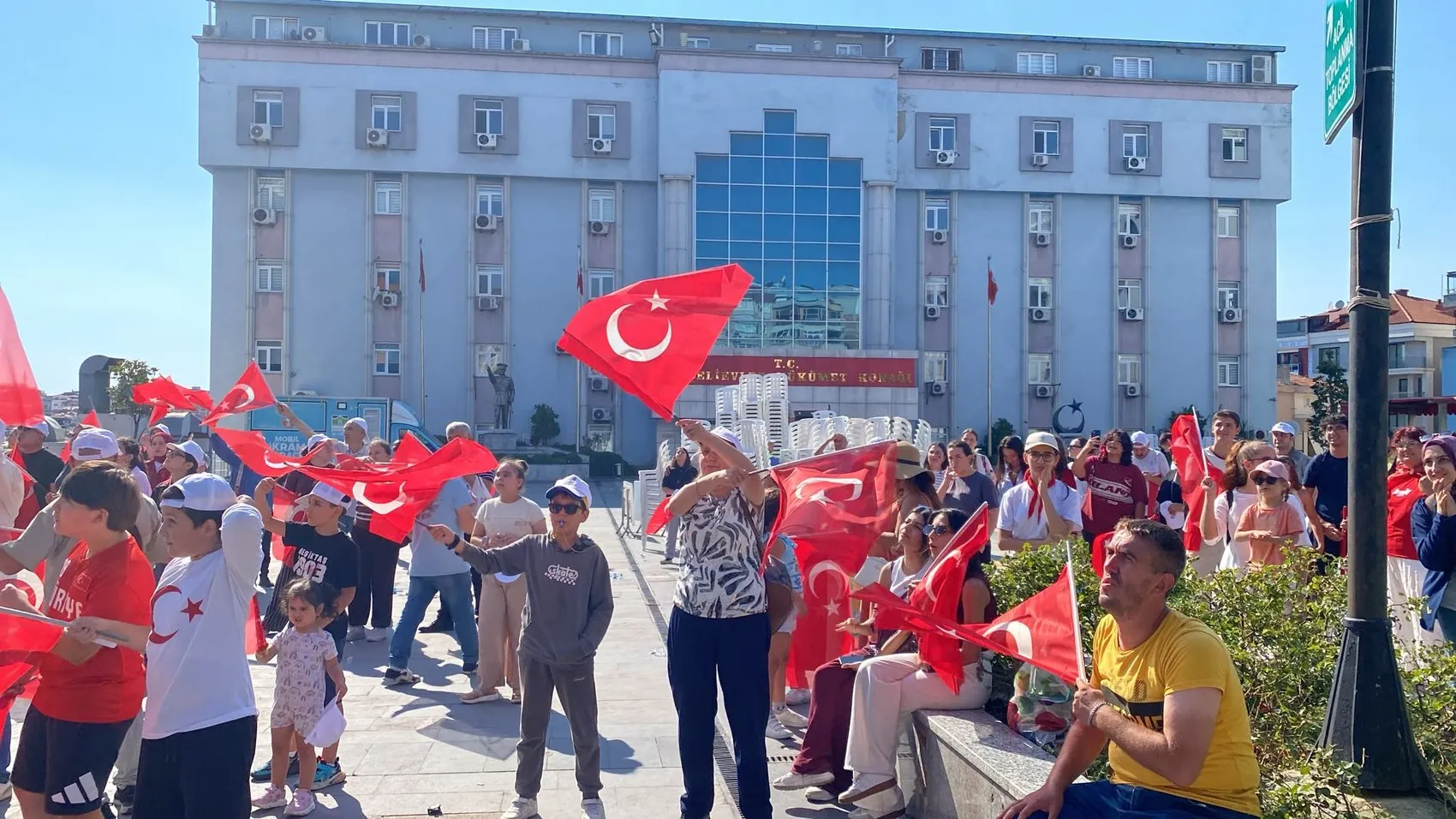 Filenin Sultanları dünya şampiyonluğunu İstanbul sokaklarında coşkuyla kutladı