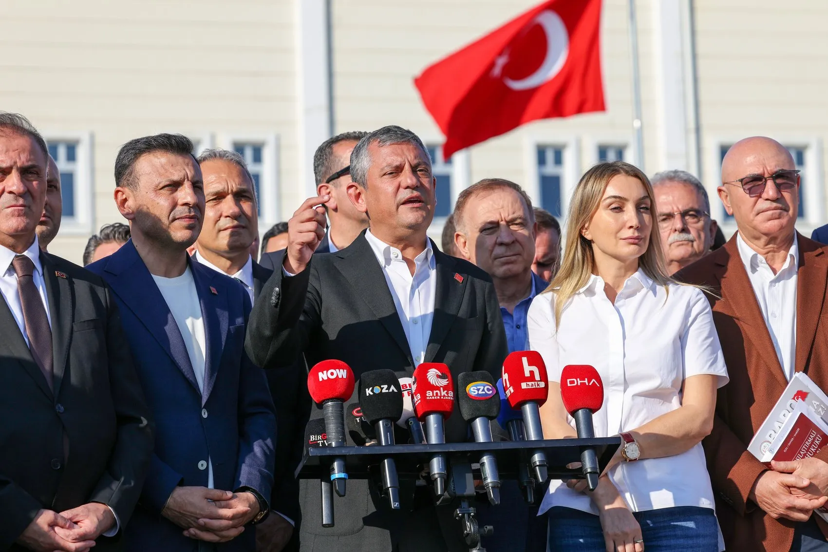İmamoğlu davasında savunma krizi Mahkeme başkanı süreyi kısıtladı