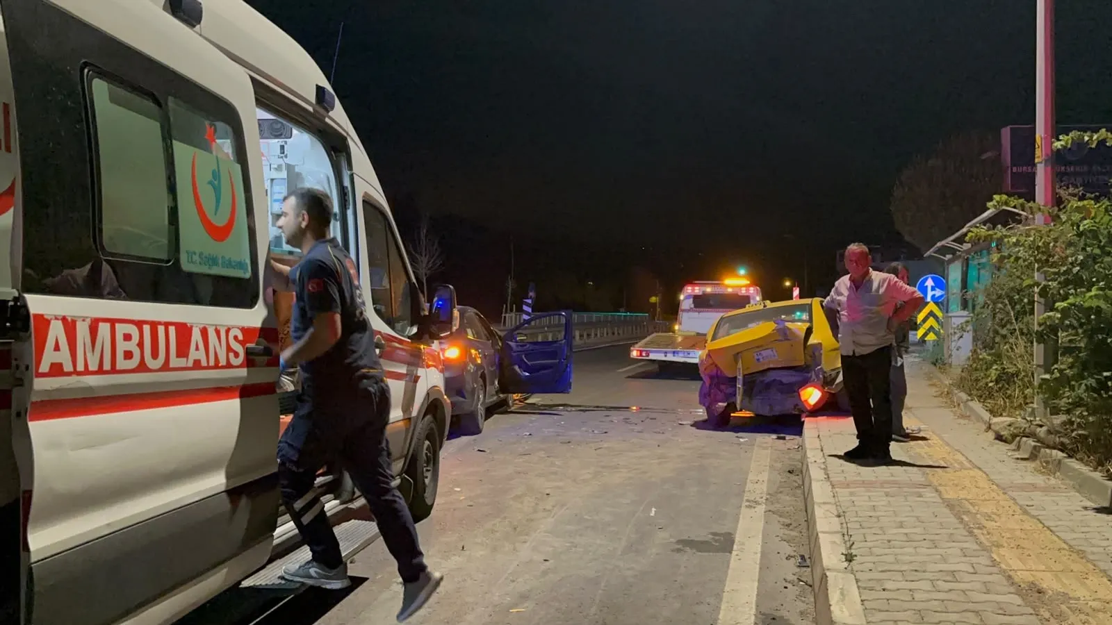 İznik’te alkollü sürücü taksiye çarptı
