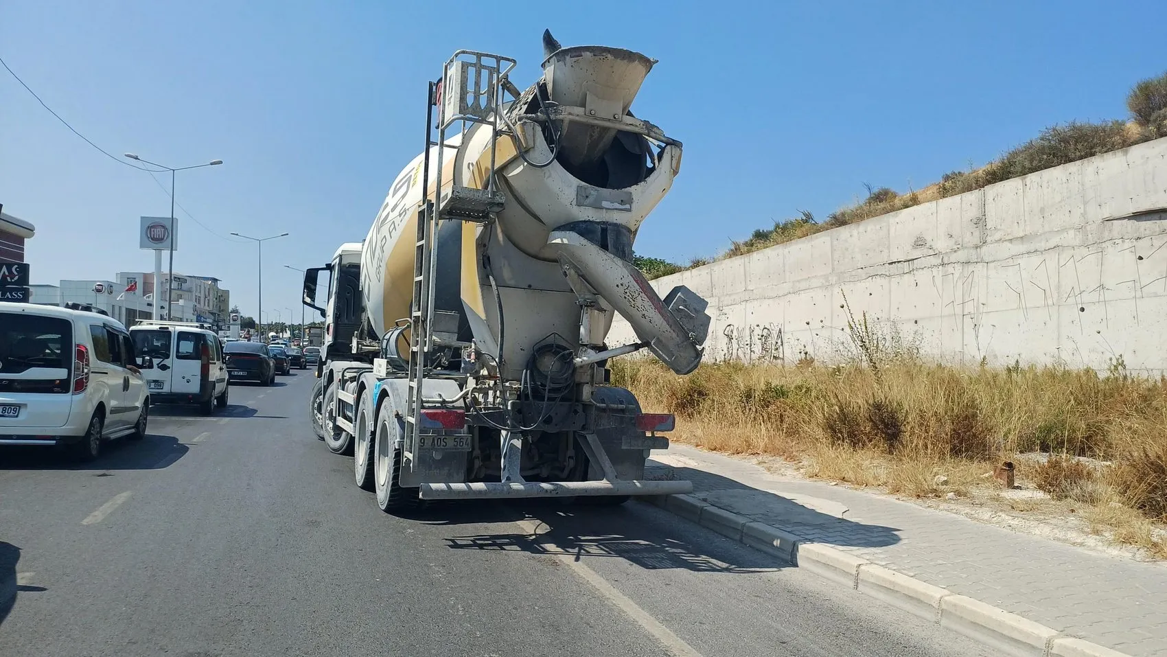 Kuşadası'nda beton mikseri dehşeti 1 ölü 1 yaralı