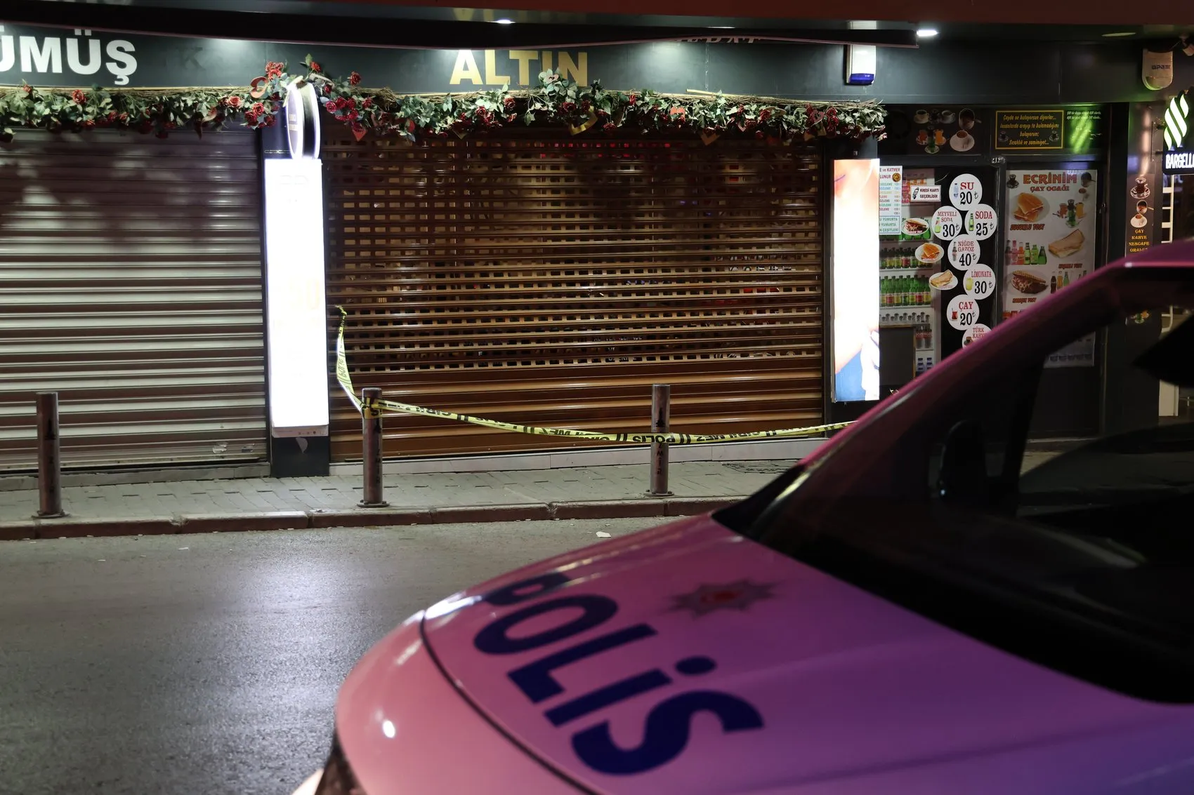 İzmir'de kuyumcuya silahlı saldırı ve ardından gelen çatışma