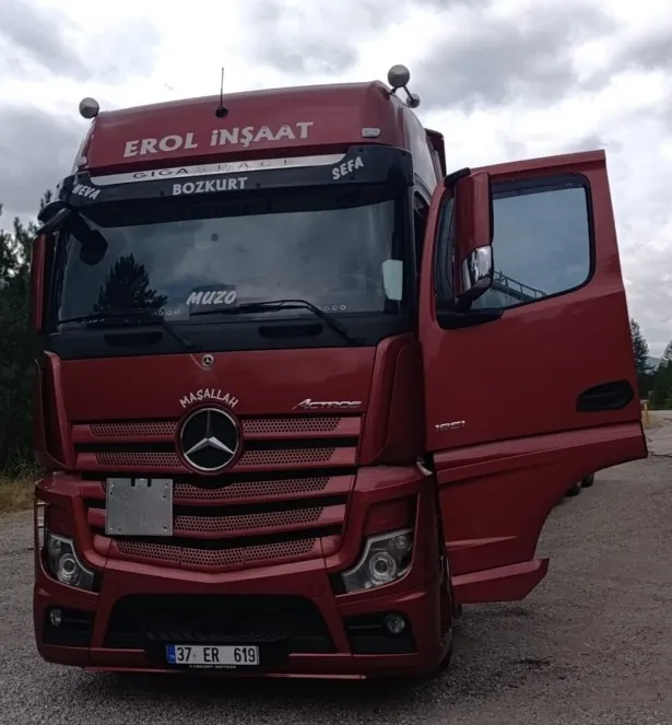 Safranbolu’da feci kazada hayatını kaybeden çift son yolculuğuna uğurlandı