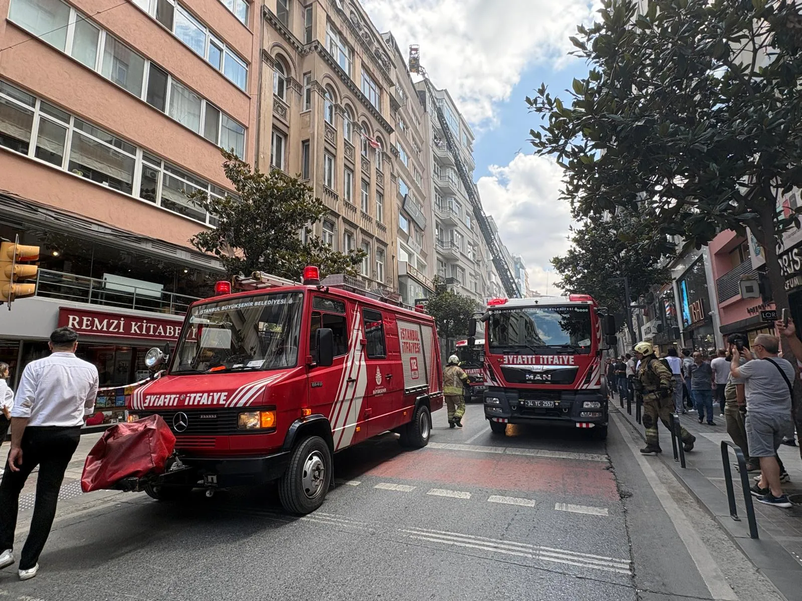 Nişantaşı’nda elektrik panosu paniği