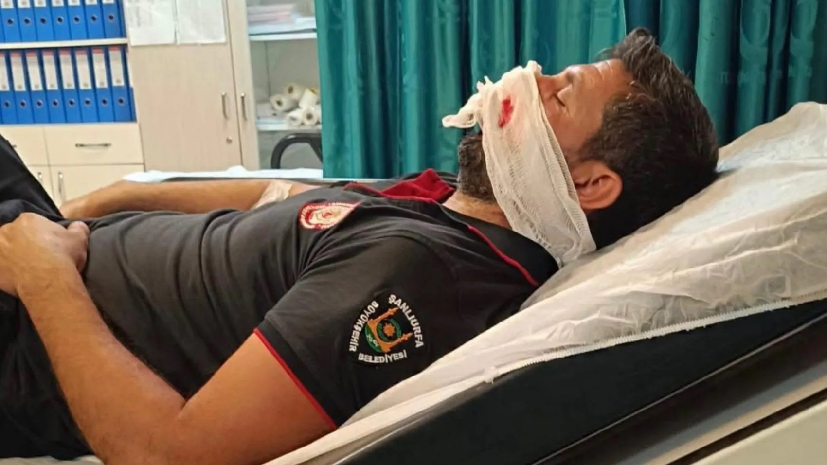 Birecik İtfaiyesinde lastik patlaması bir personeli hastanelik etti