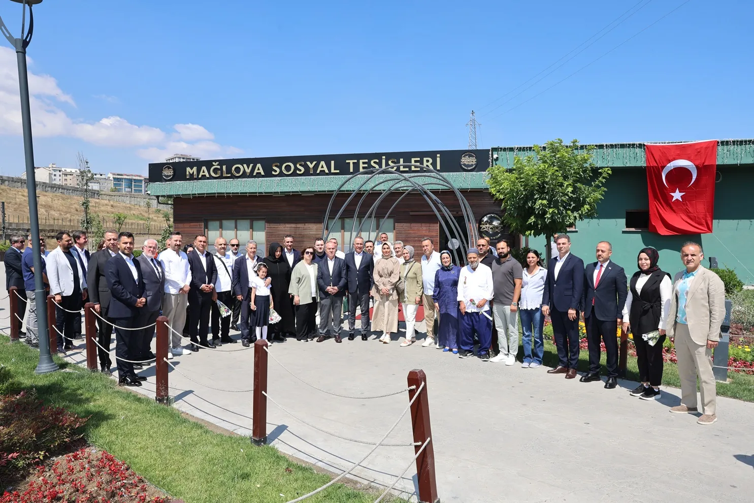 Sultangazi 15 Temmuz şehitlerini meydanlarda andı