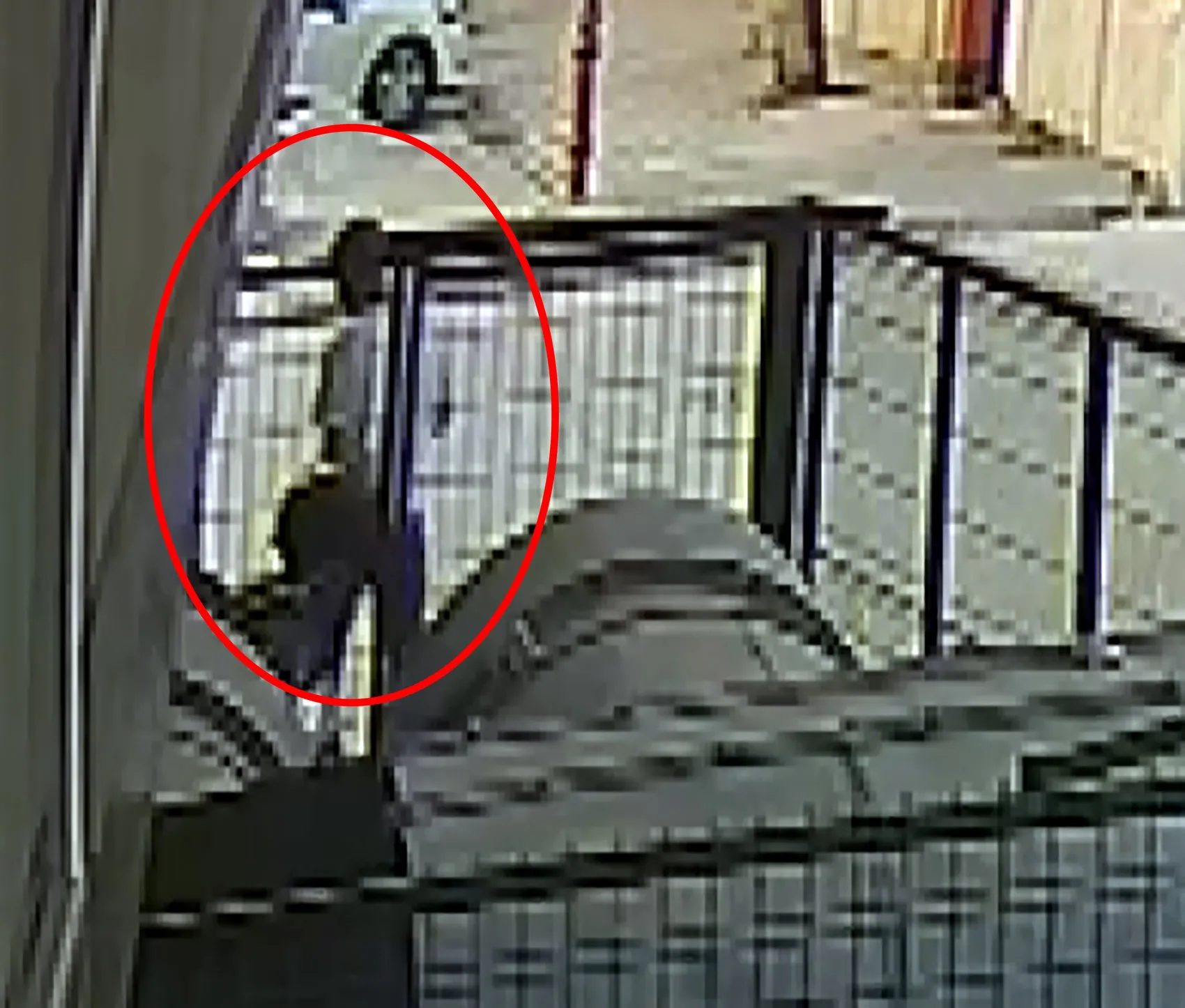 Hastaneye refakatçi kılığında girip motosiklet çaldı