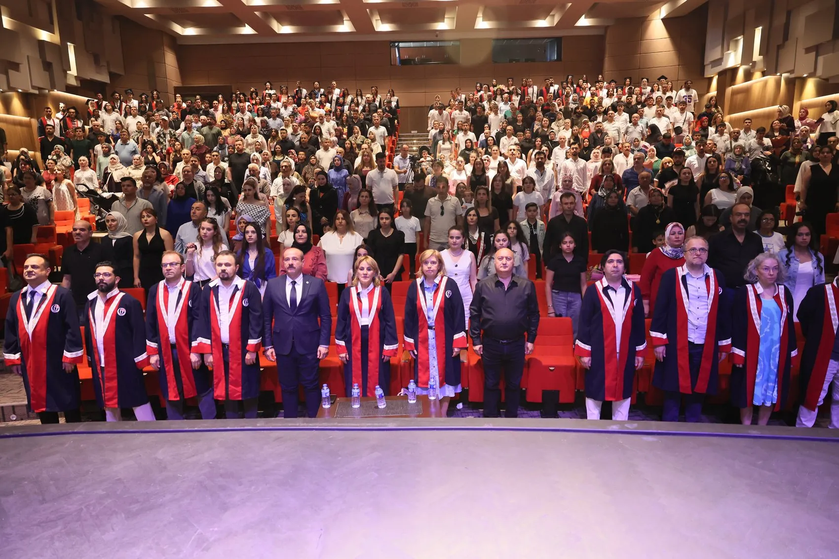 48 yaşındaki Ali İslam üniversiteleri birincilikle bitiriyor