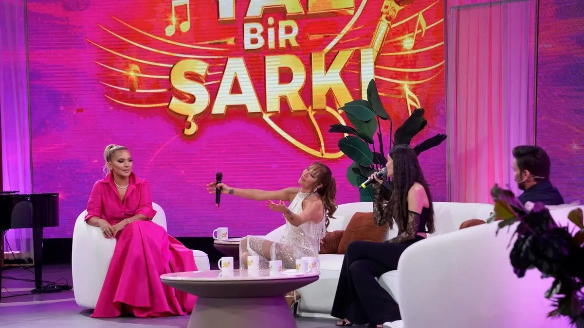 Show Tv fişini çekti! Yaz Bir Şarkı programı apar topar yayından kaldırıldı 1