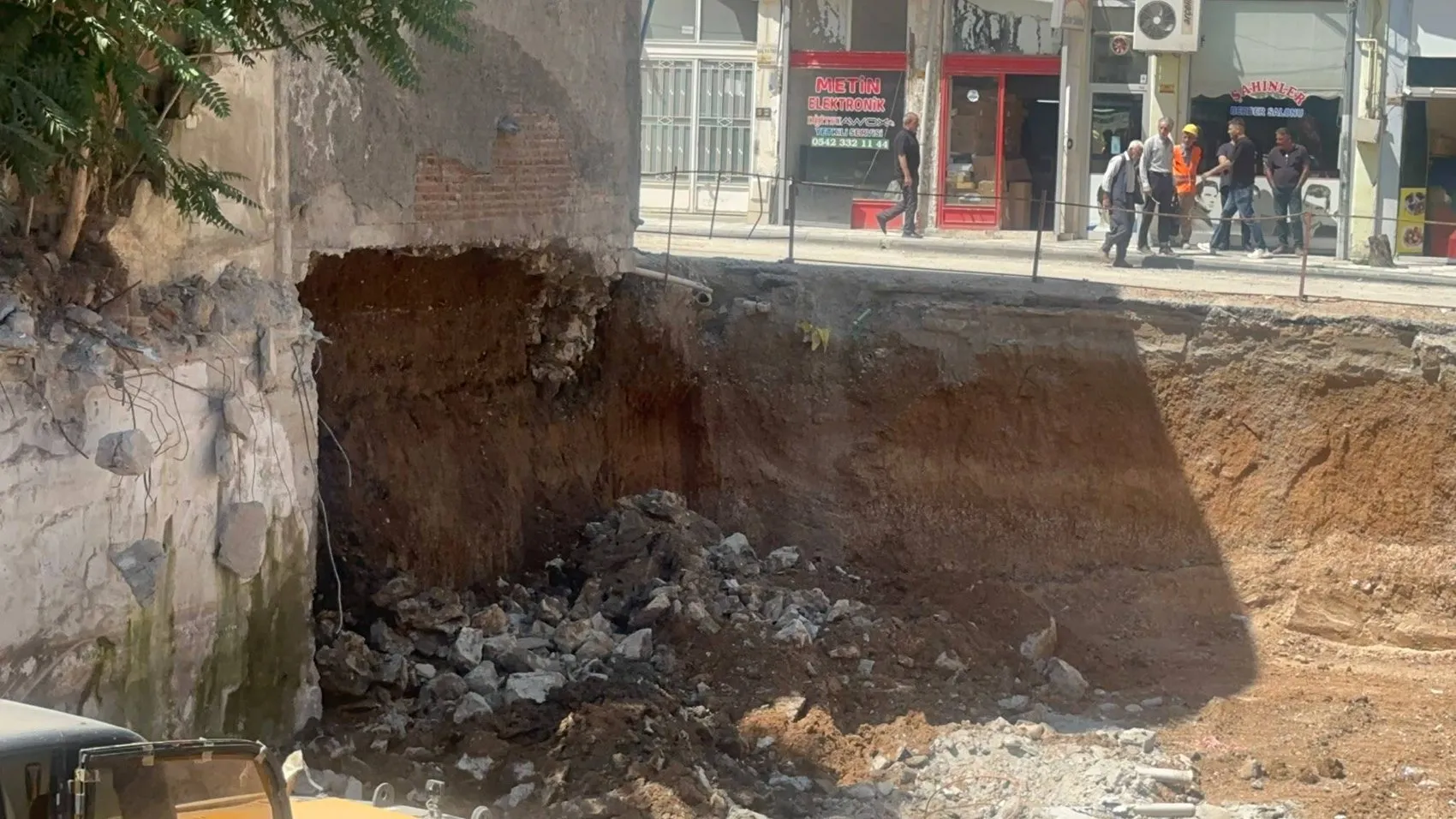 Malatya’da inşaat kazısı korkuttu Evler boşaltıldı
