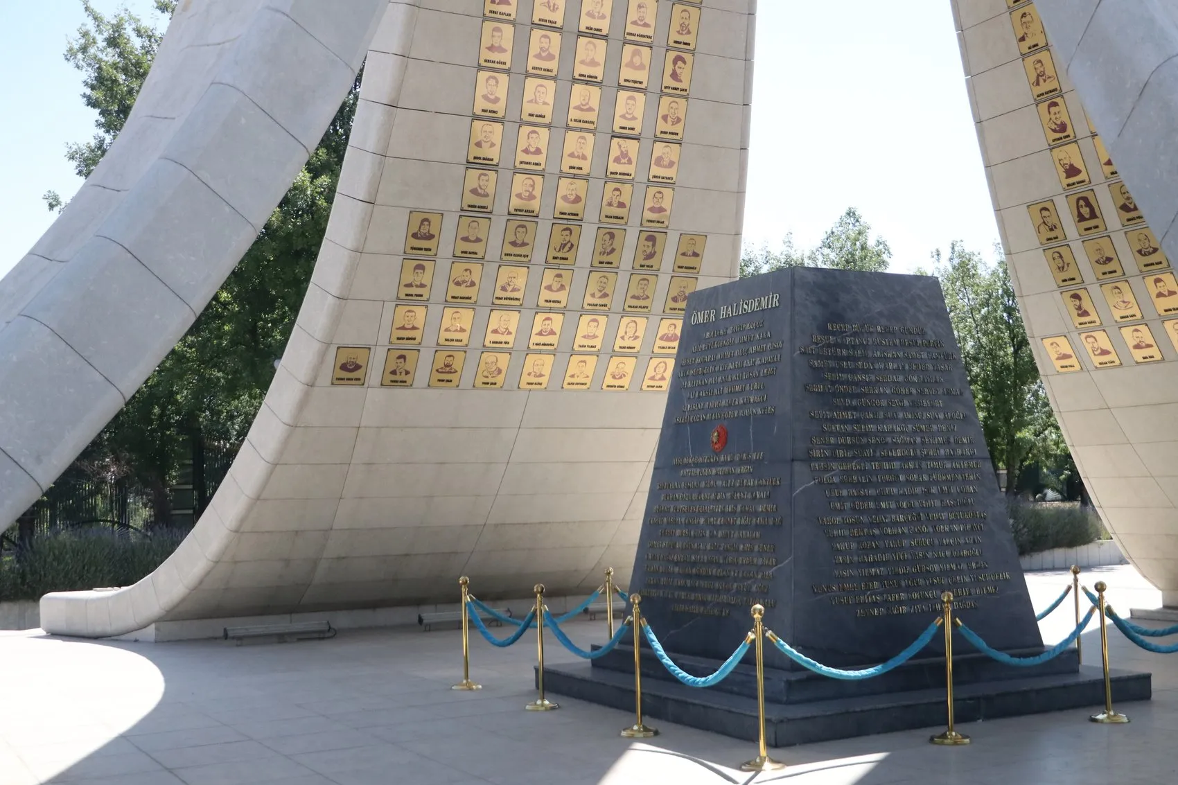Beştepe'de 15 Temmuz'un izlerini taşıyan anıt
