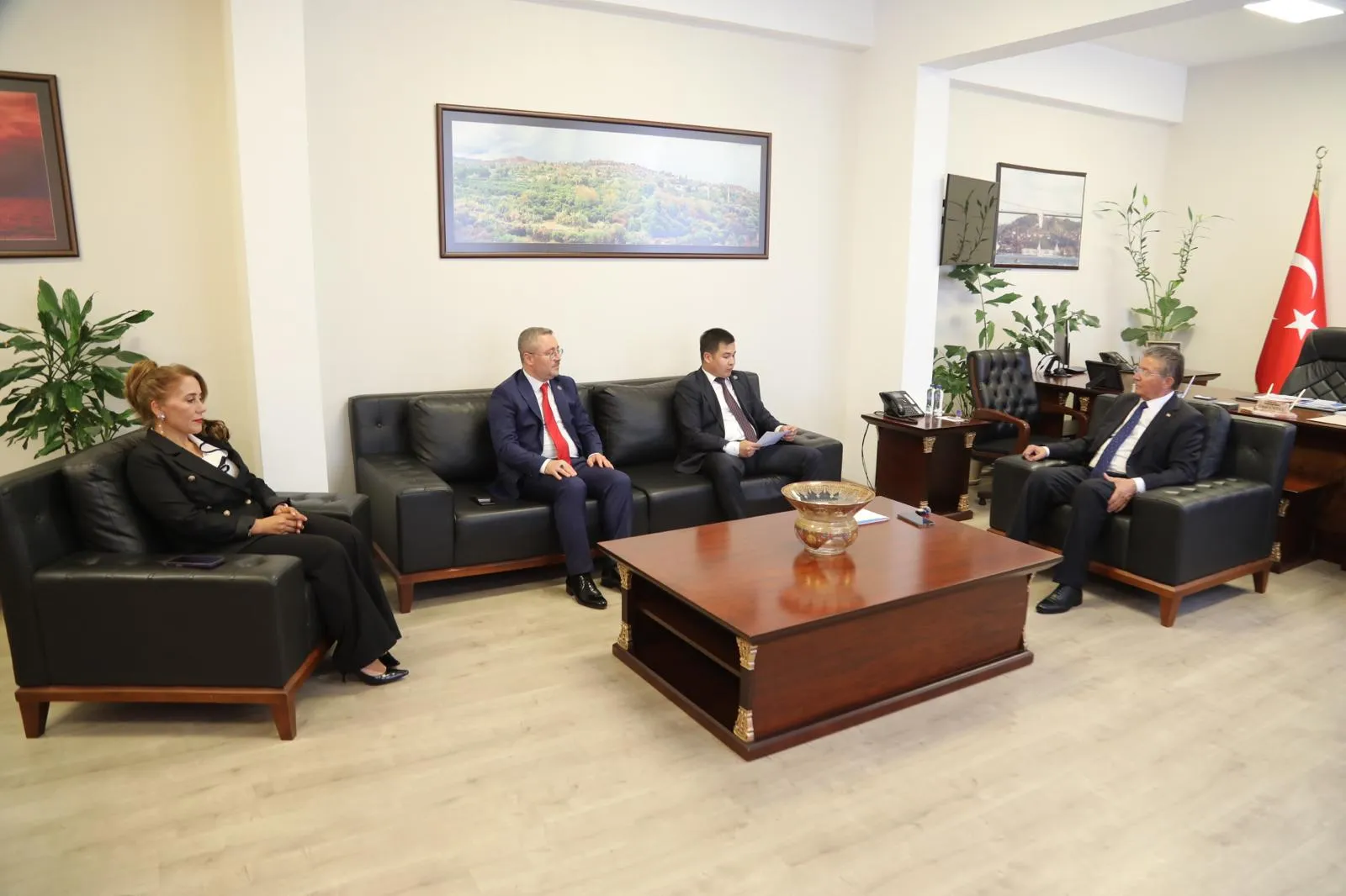 Kuzey Kıbrıs Türk dünyasıyla bağlarını güçlendiriyor
