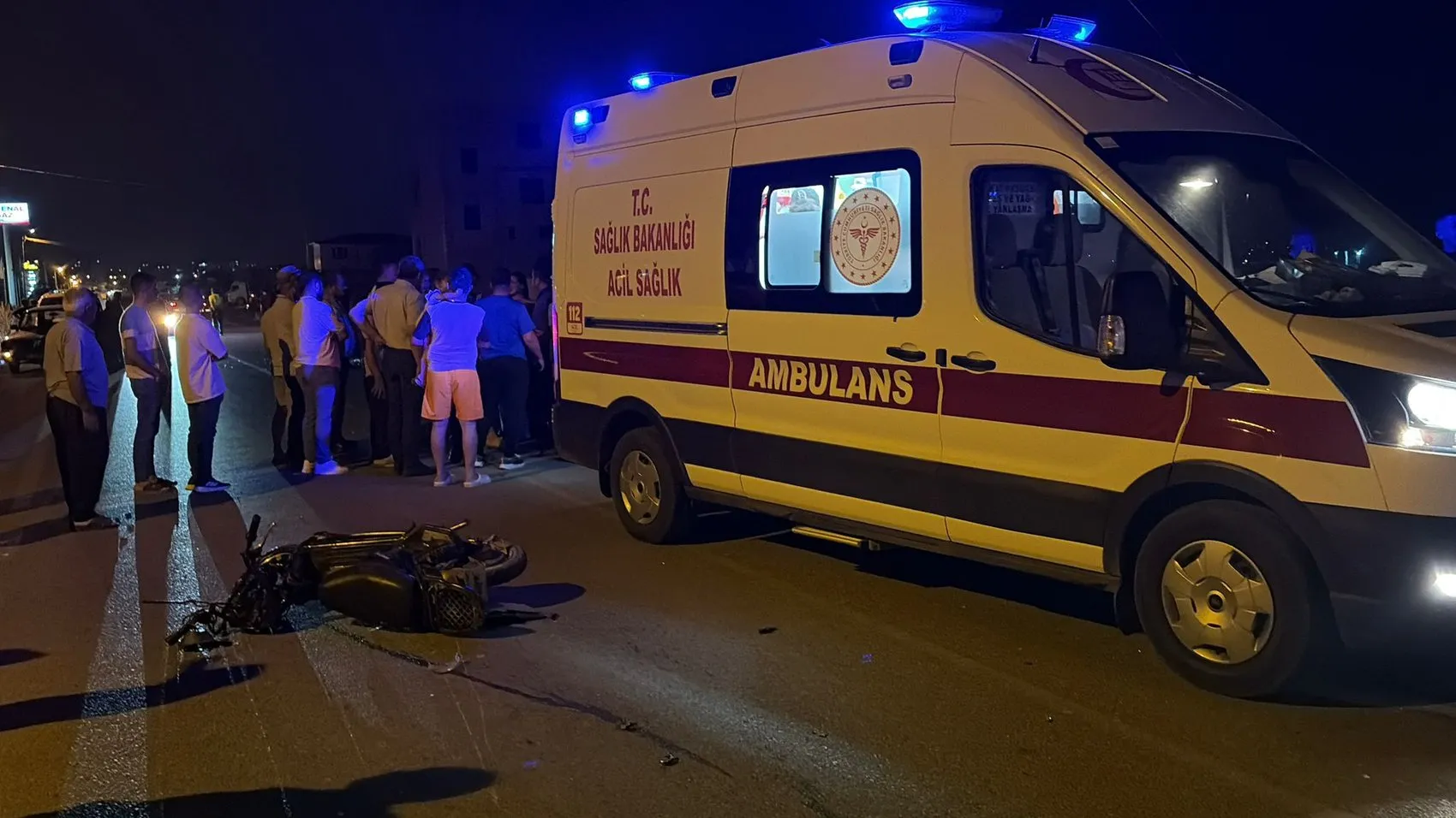 Osmaniye'de kavşakta kaza anı kameraya yansıdı
