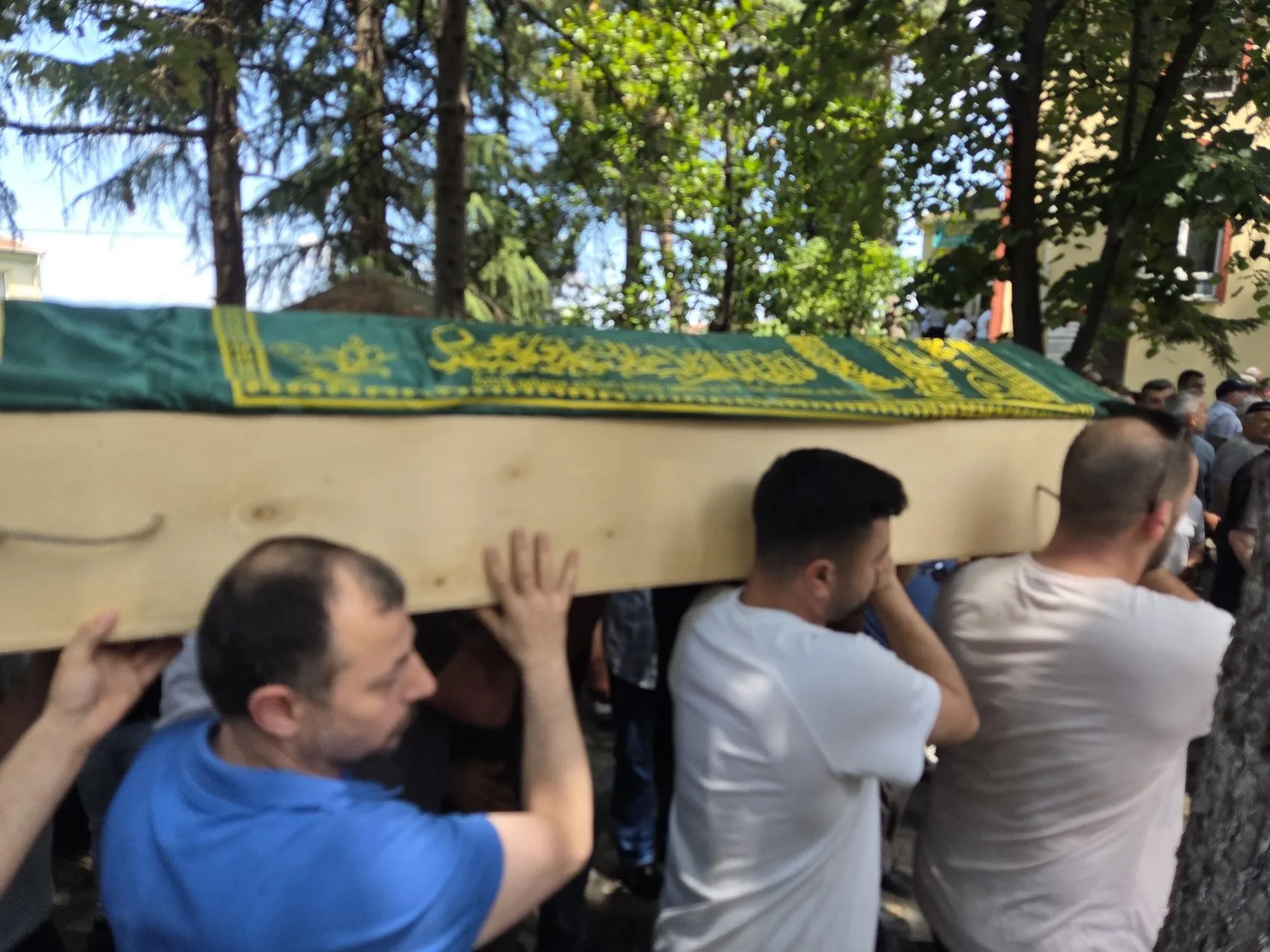 Yalova'daki motosiklet kazasında genç çift hayatını kaybetti