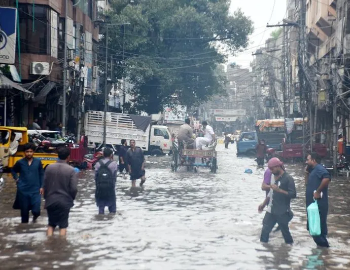 Pakistan'da sel felaketi Can kaybı 37'ye çıktı