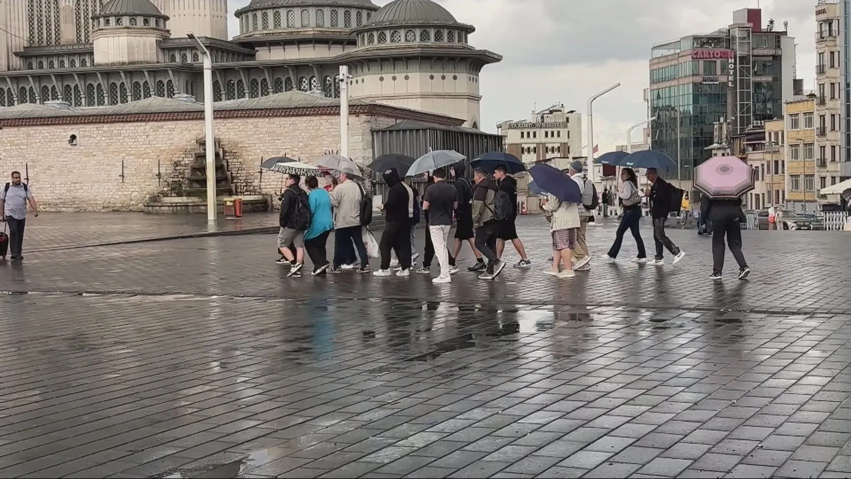 İstanbul güne şiddetli yağışla uyandı
