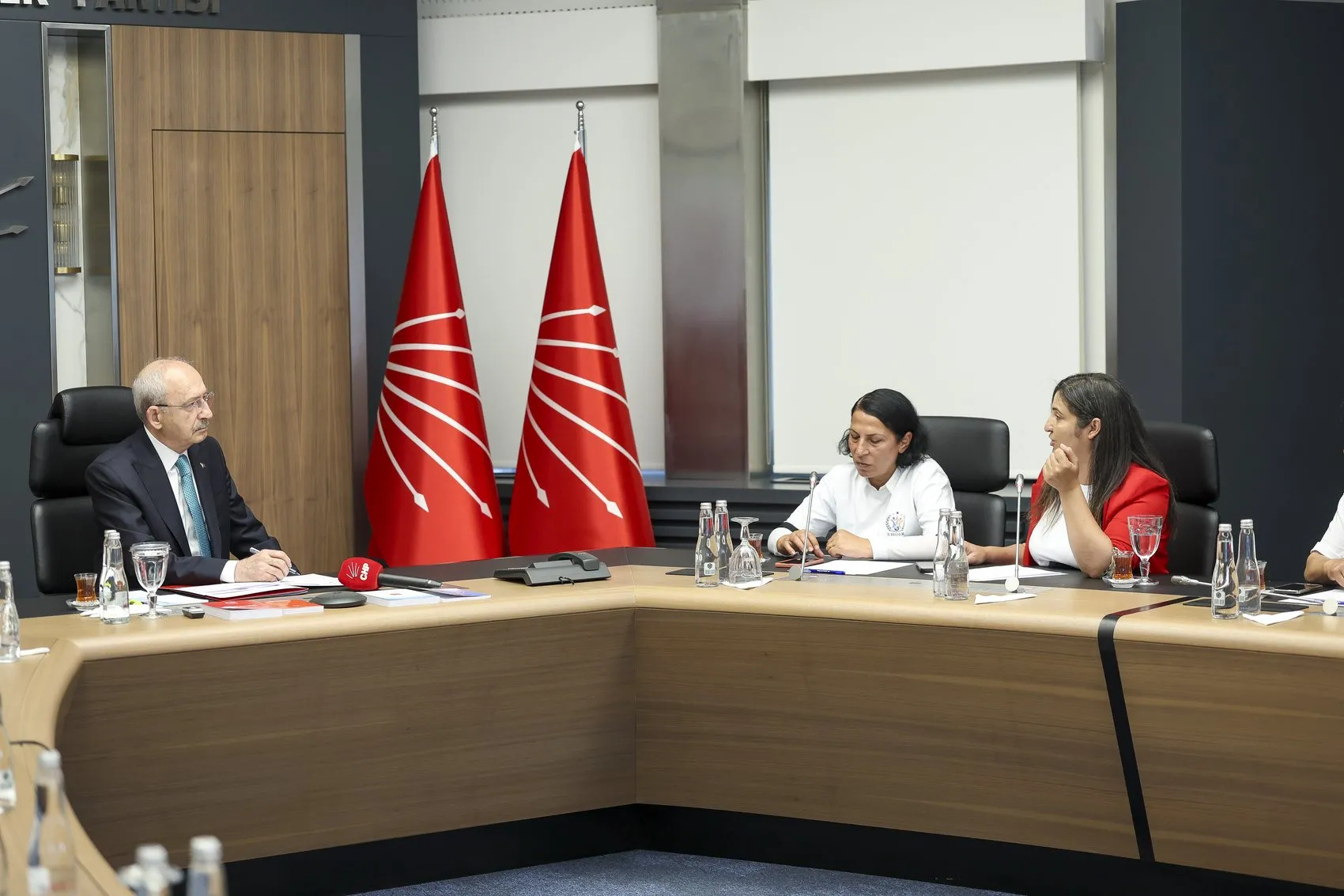 Kılıçdaroğlu ailelerin acısını dinledi