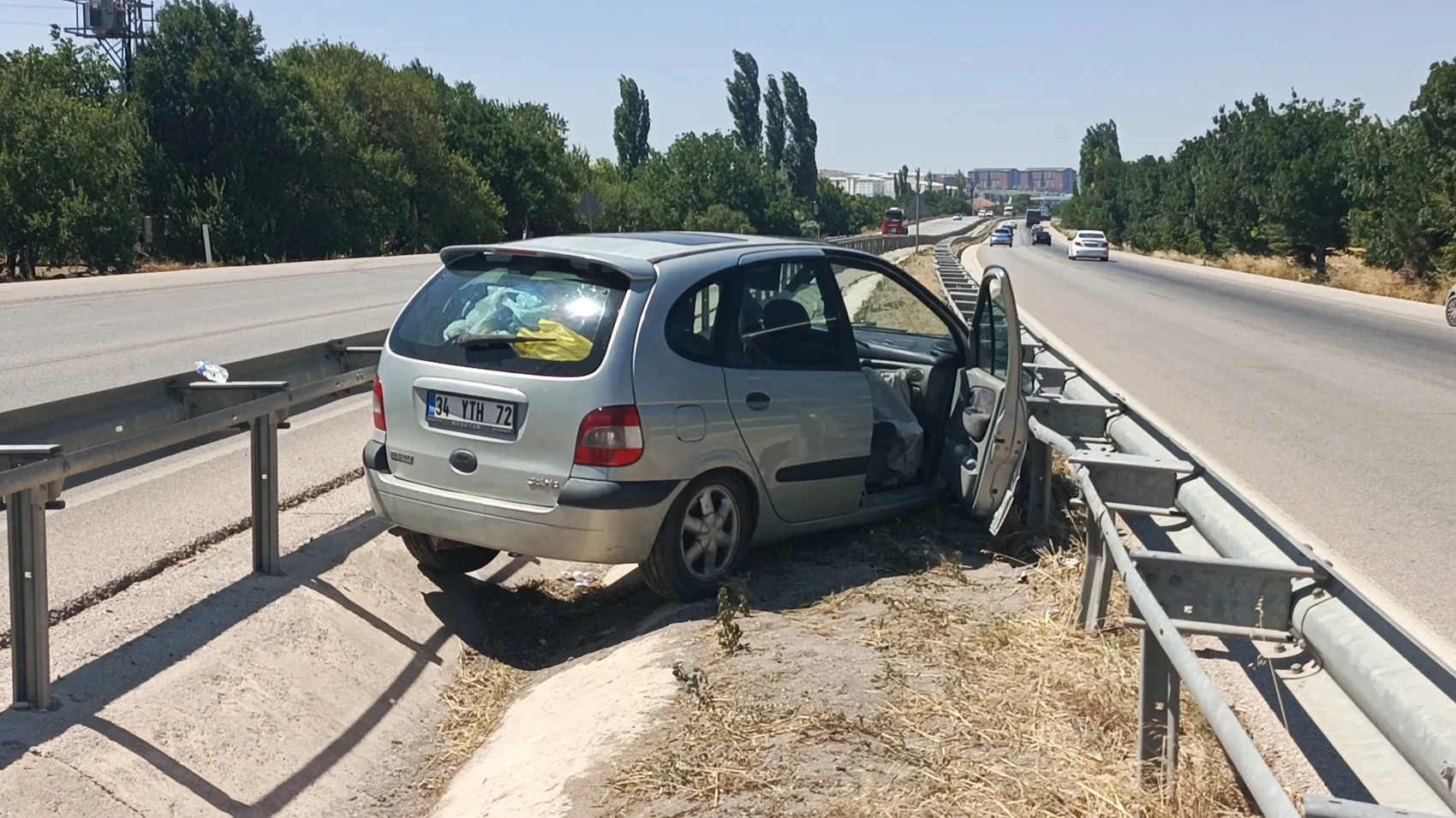 Burdur yolunda korkutan kaza altı kişi hastanelik oldu