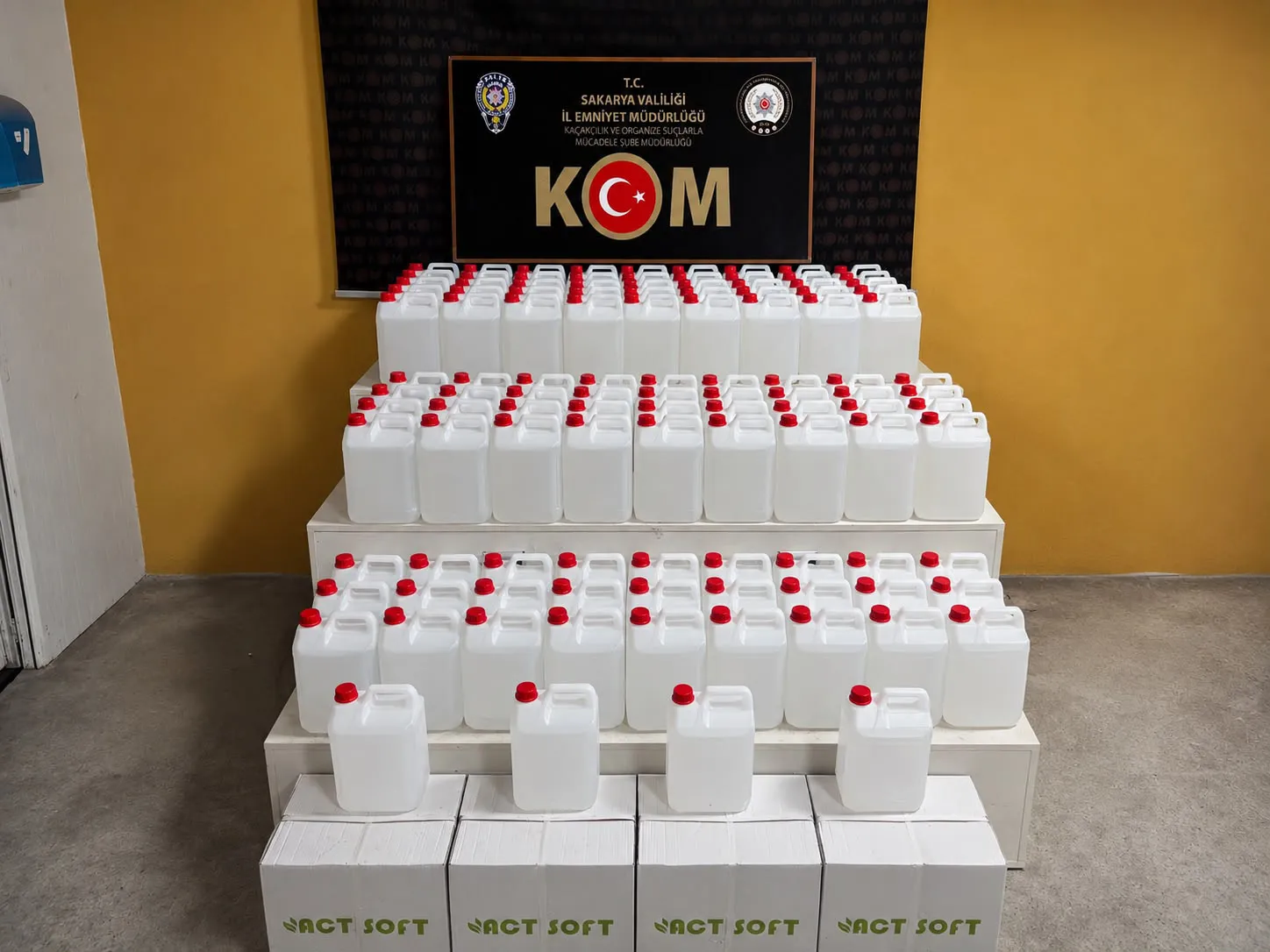 Sakarya yolunda sahte içki operasyonu