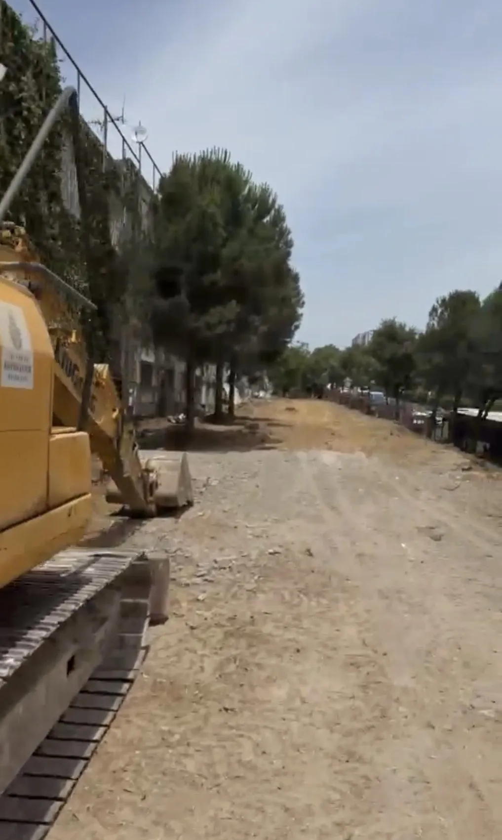 Başakşehir'de otopark uğruna yeşil alan katledildi