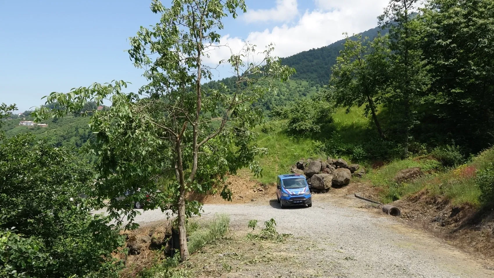 Trabzon Vakfıkebir’de mahalle yoluna İHA düştü