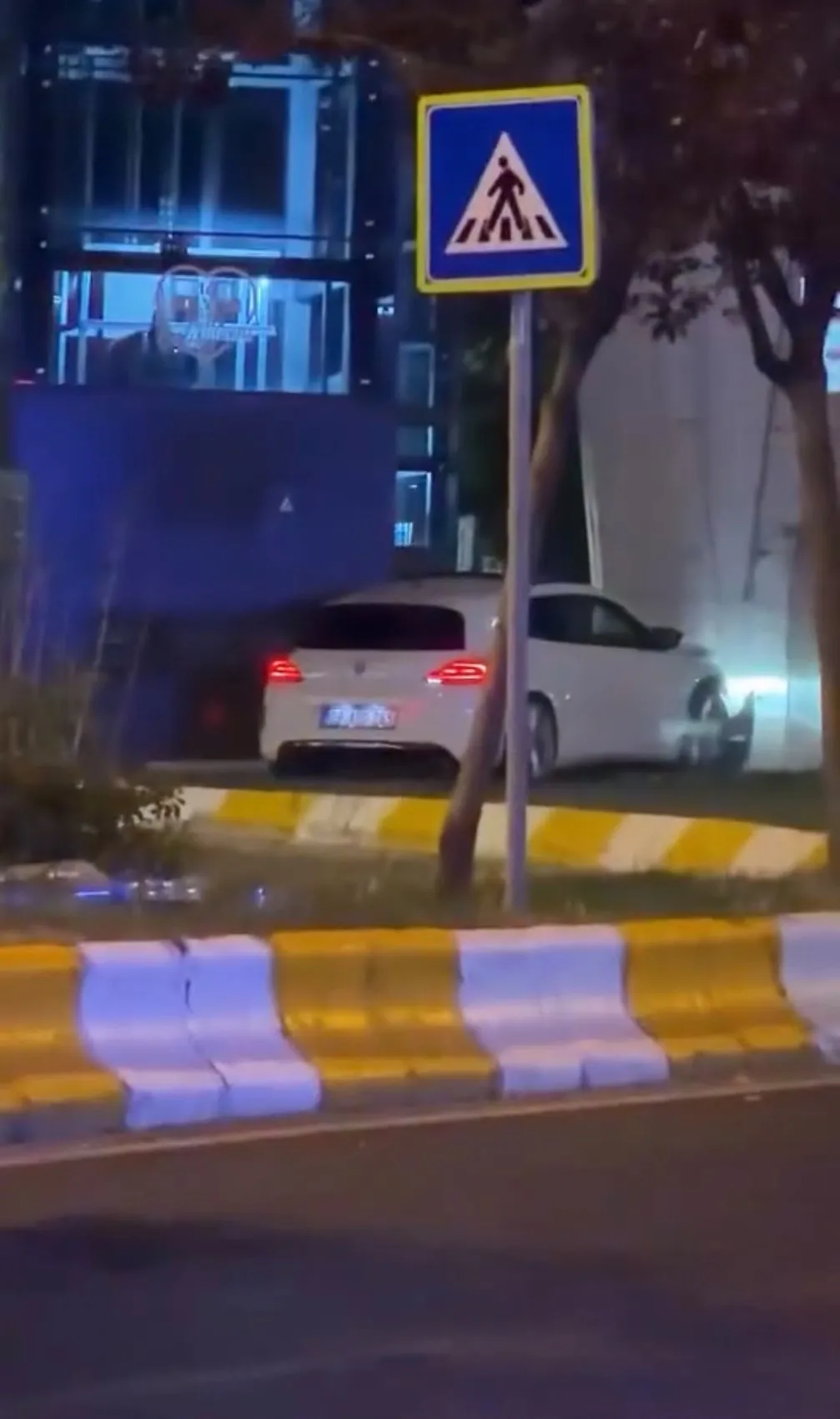 Beylikdüzü’nde saldırıya uğrayan sürücü direksiyon başında hayatını kaybetti