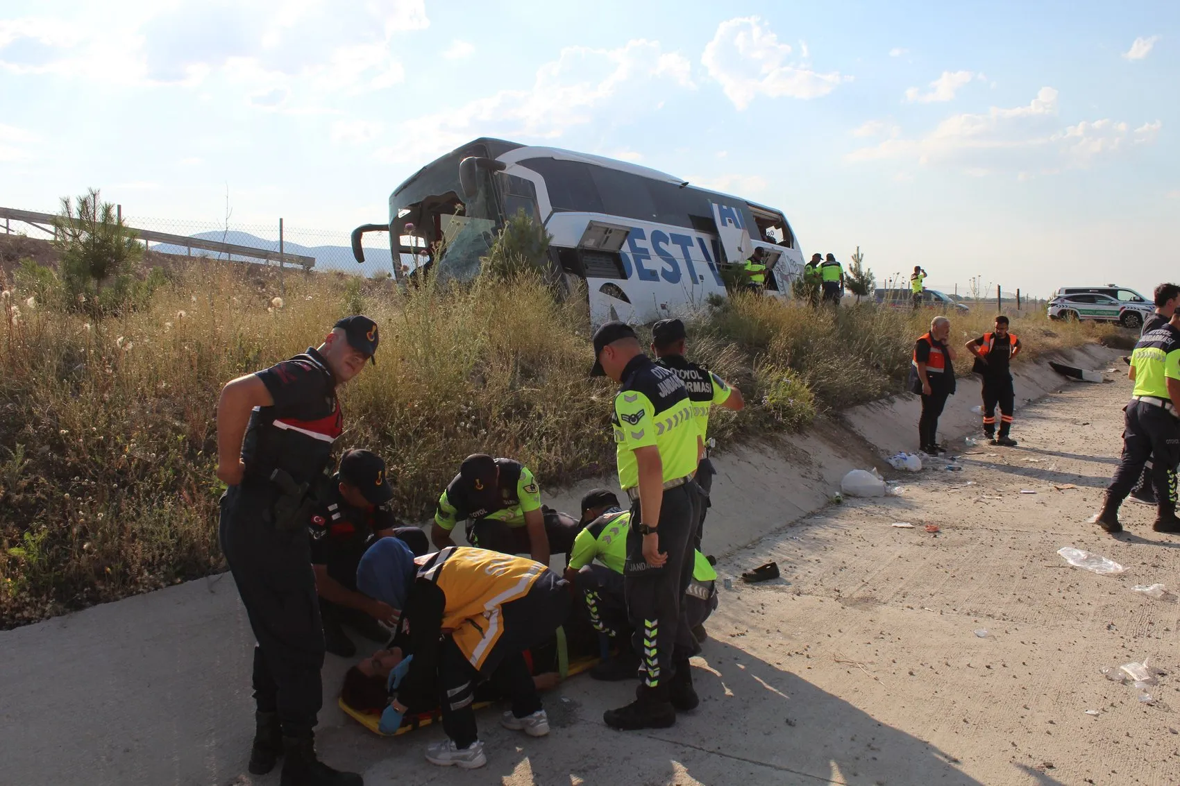 Aksaray yolunda otobüs faciası 40 kişi yaralandı