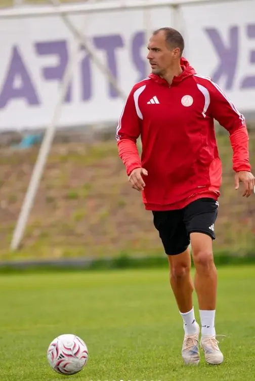 Ümraniyespor yeni sezon hazırlıklarını Erciyes zirvesinde yapıyor