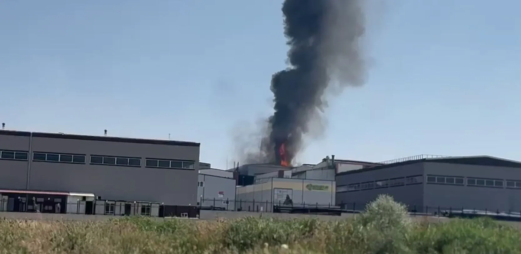 Kahramankazan sanayi bölgesinde büyük fabrika yangını