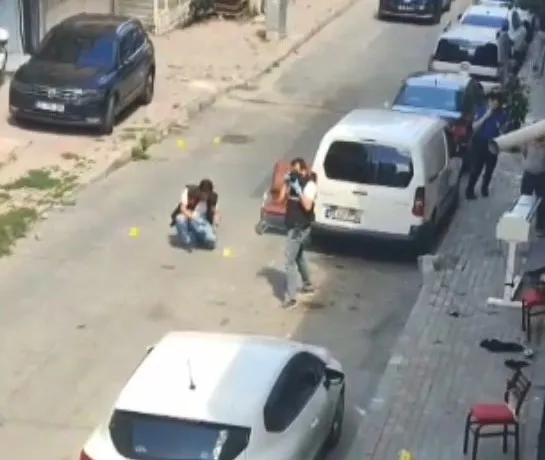 Bağcılar'da iş yerine düzenlenen silahlı saldırıda bir kişi yaralandı