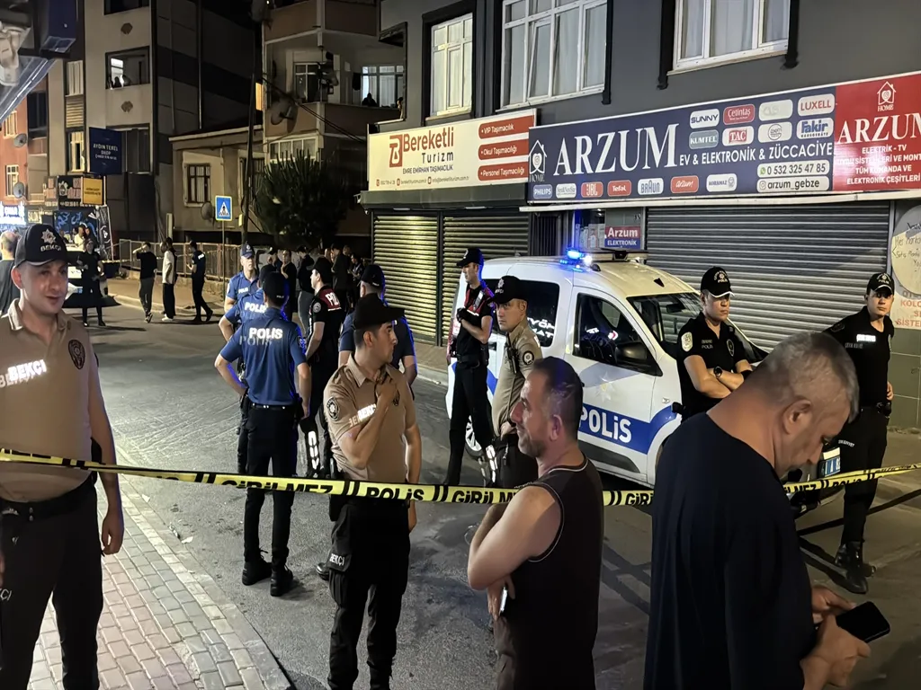 Gebze’deki silahlı kavgada 17 yaşındaki genç hayatını kaybetti