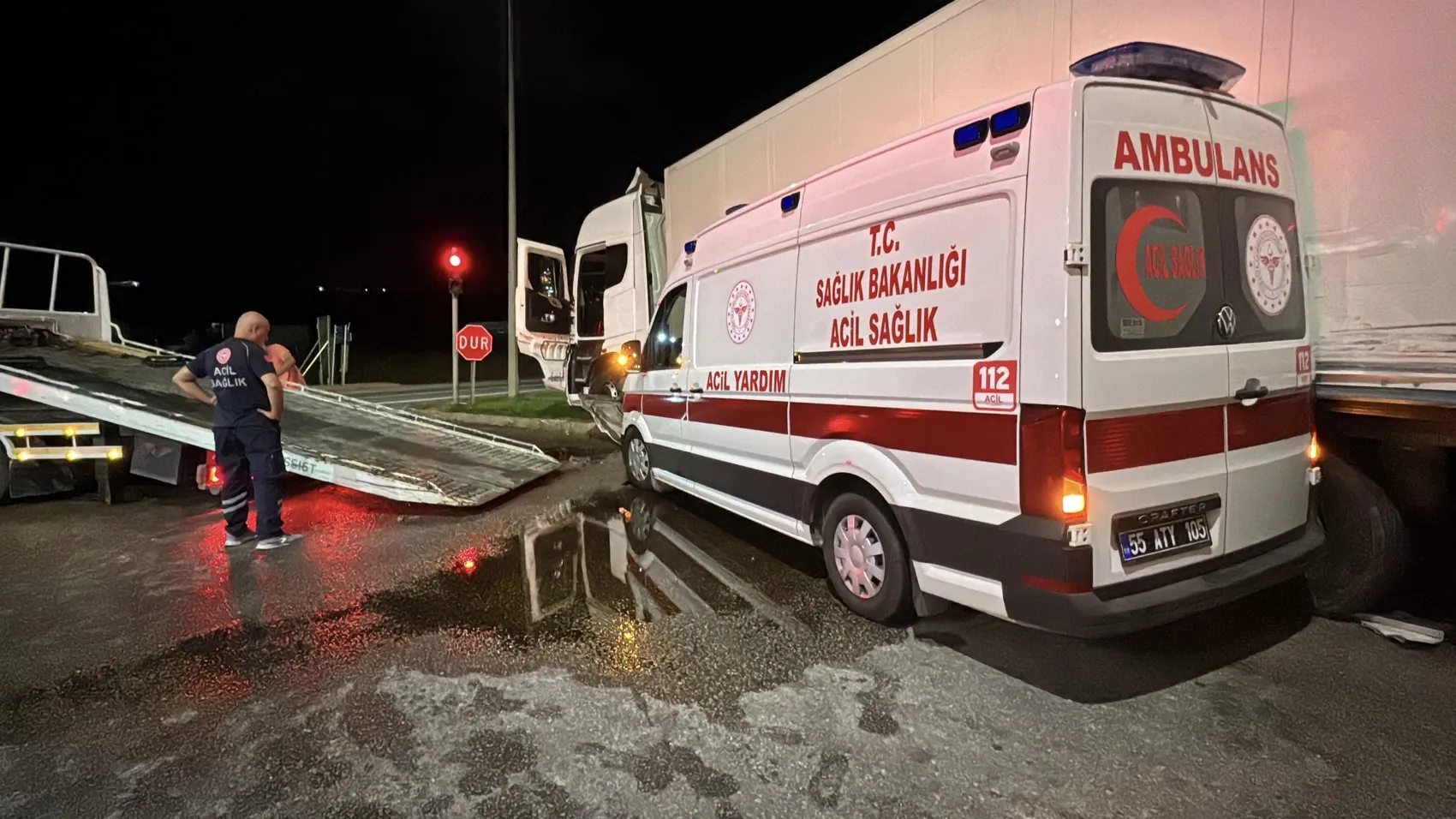 Samsun'da hasta taşıyan ambulansla TIR çarpıştı 6 yaralı