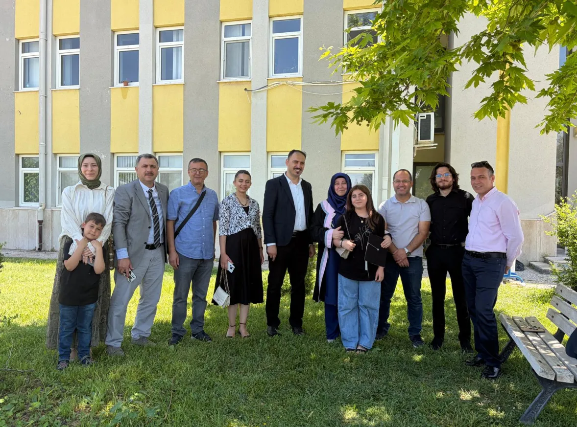 Üniversite hayalini 42 yaşında birincilikle taçlandırdı