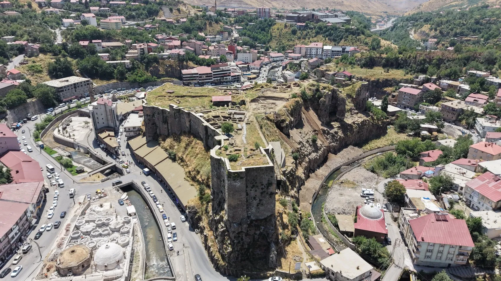 Bitlis Kalesi tarihin tozlu sayfalarından turizme açılıyor