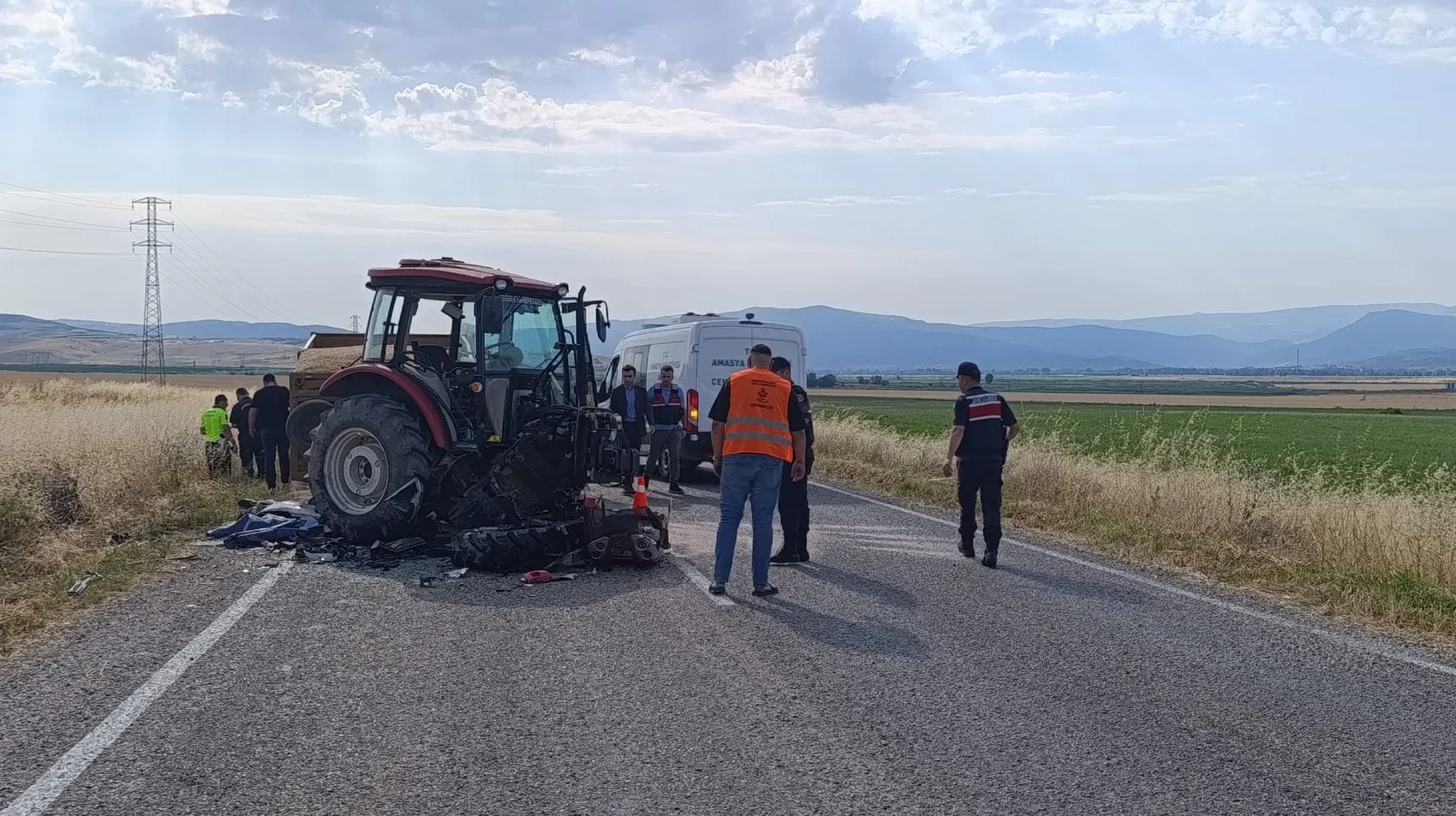 Amasya yolunda acı kaza Bir aile cenaze dönüşü yok oldu