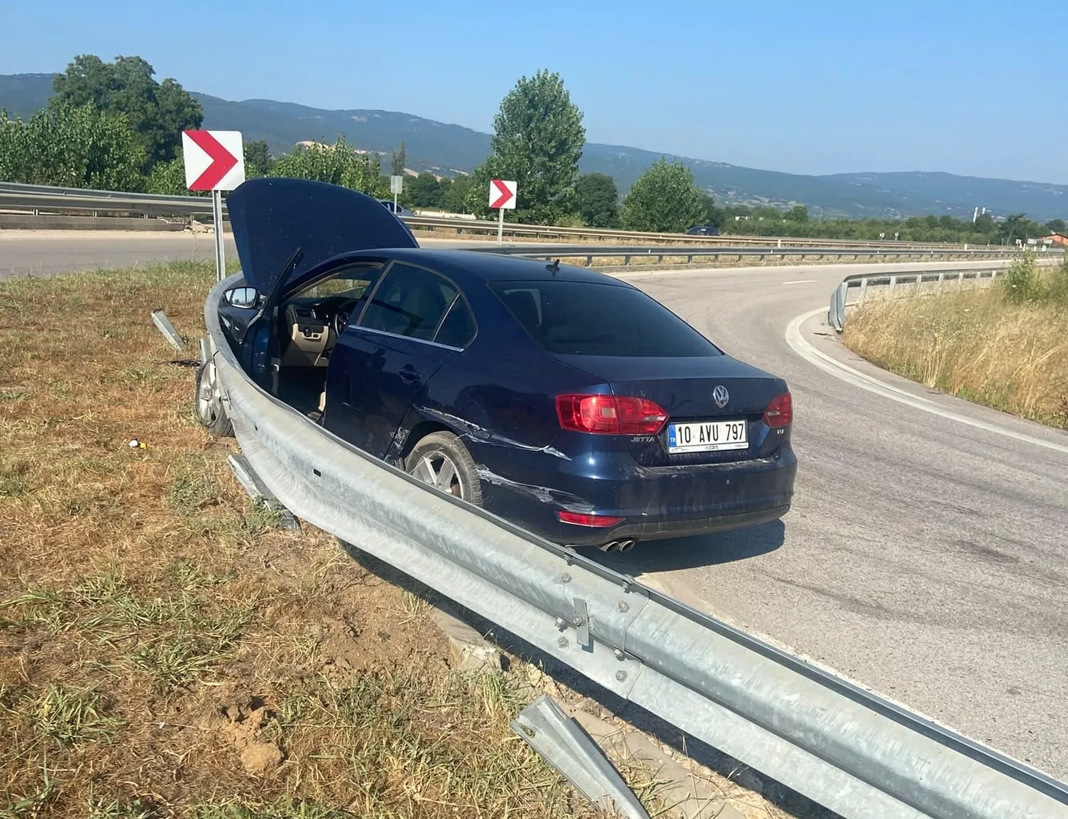 Navigasyonun kurbanı oldu İnegöl yolunda kaza