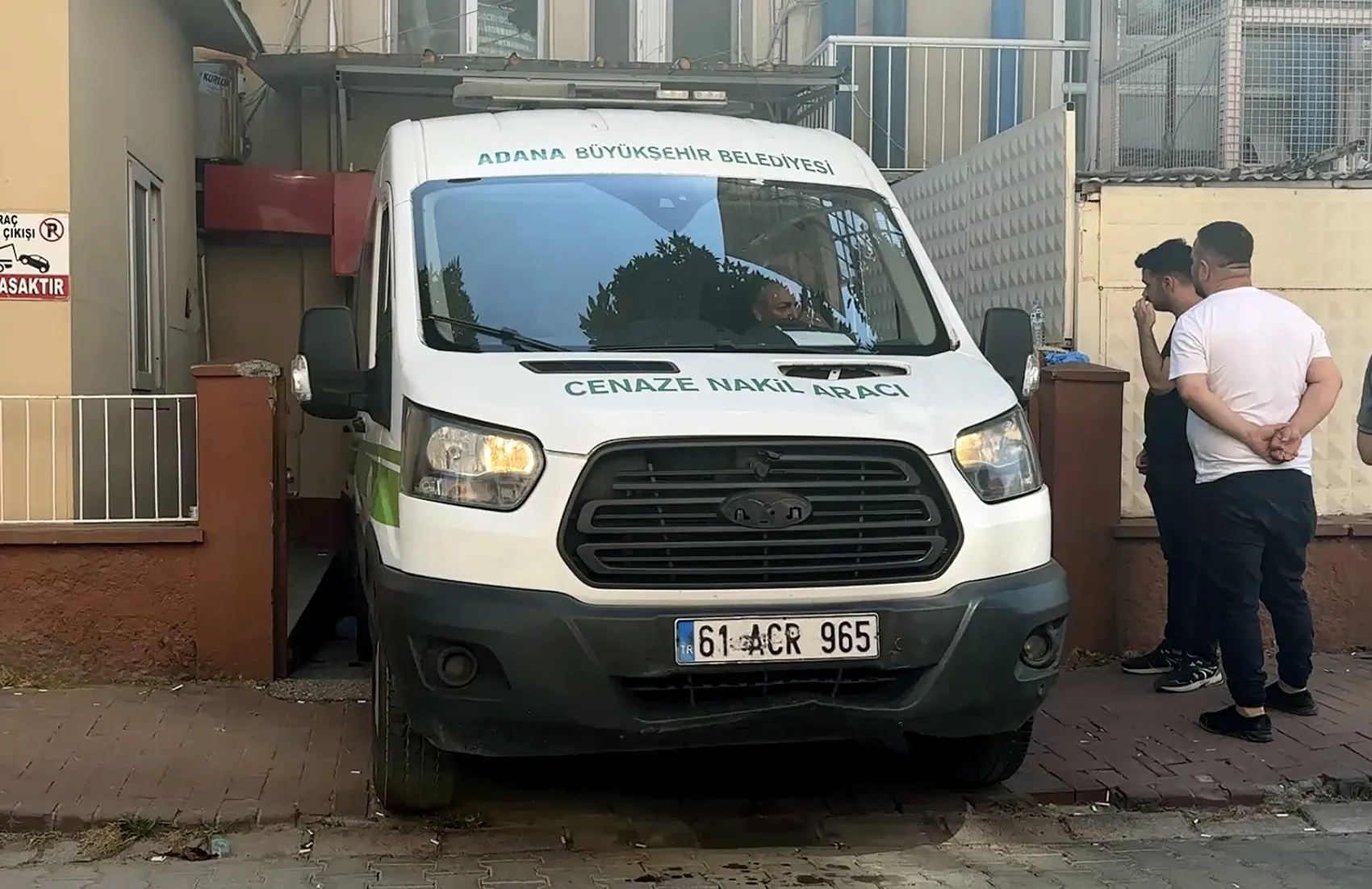 Adana’da kıskançlık cinayeti Üç kişiyi öldürüp kaçtı
