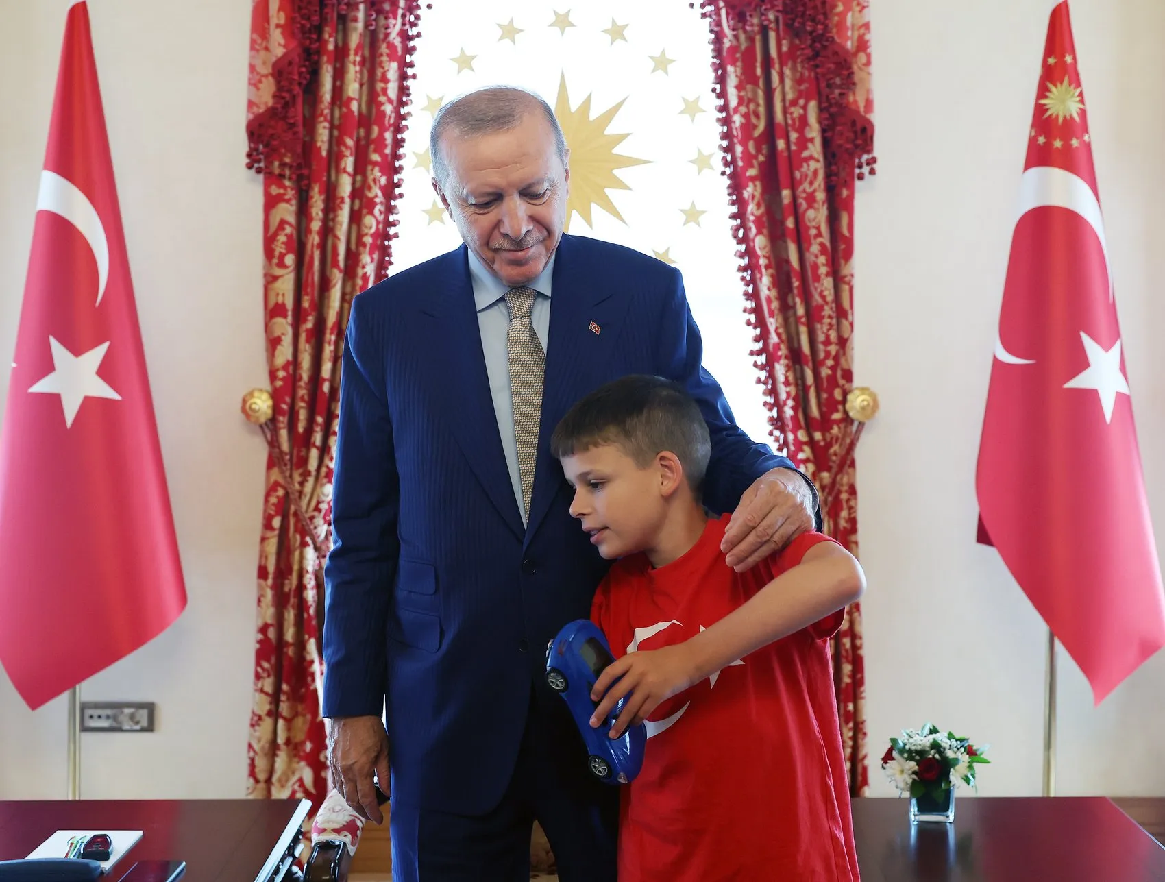İngiliz çocuğun kekli barış mesajı İstanbul’a ulaştı
