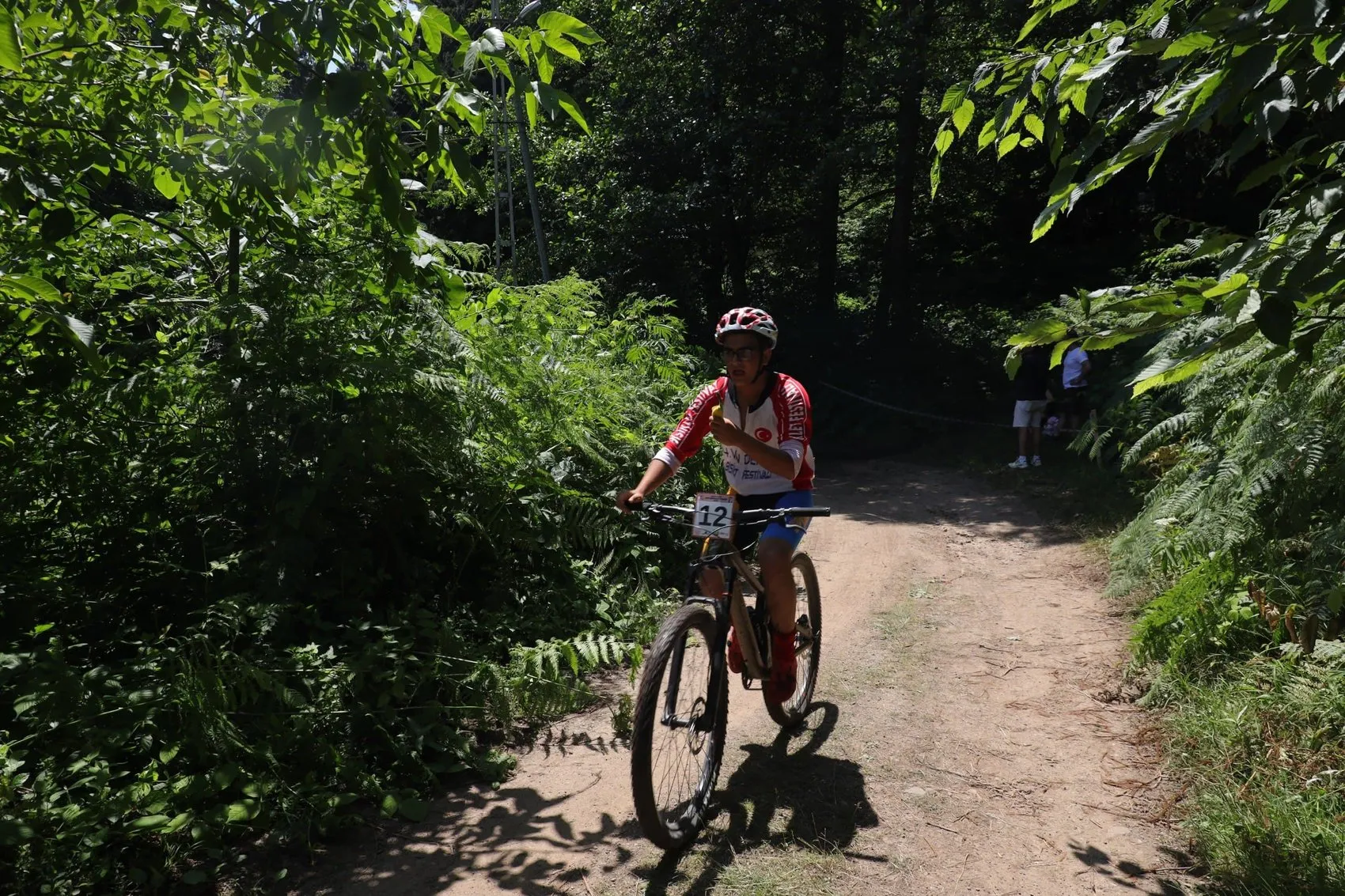 Artvin’in dik yamaçlarında 41 sporcu pedal çevirdi