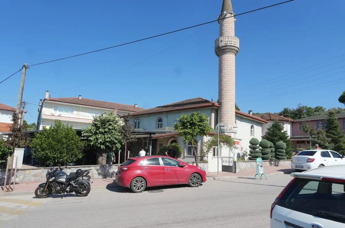 TIR yıkarken akıma kapılan baba ve oğlu son yolculuğuna uğurlandı