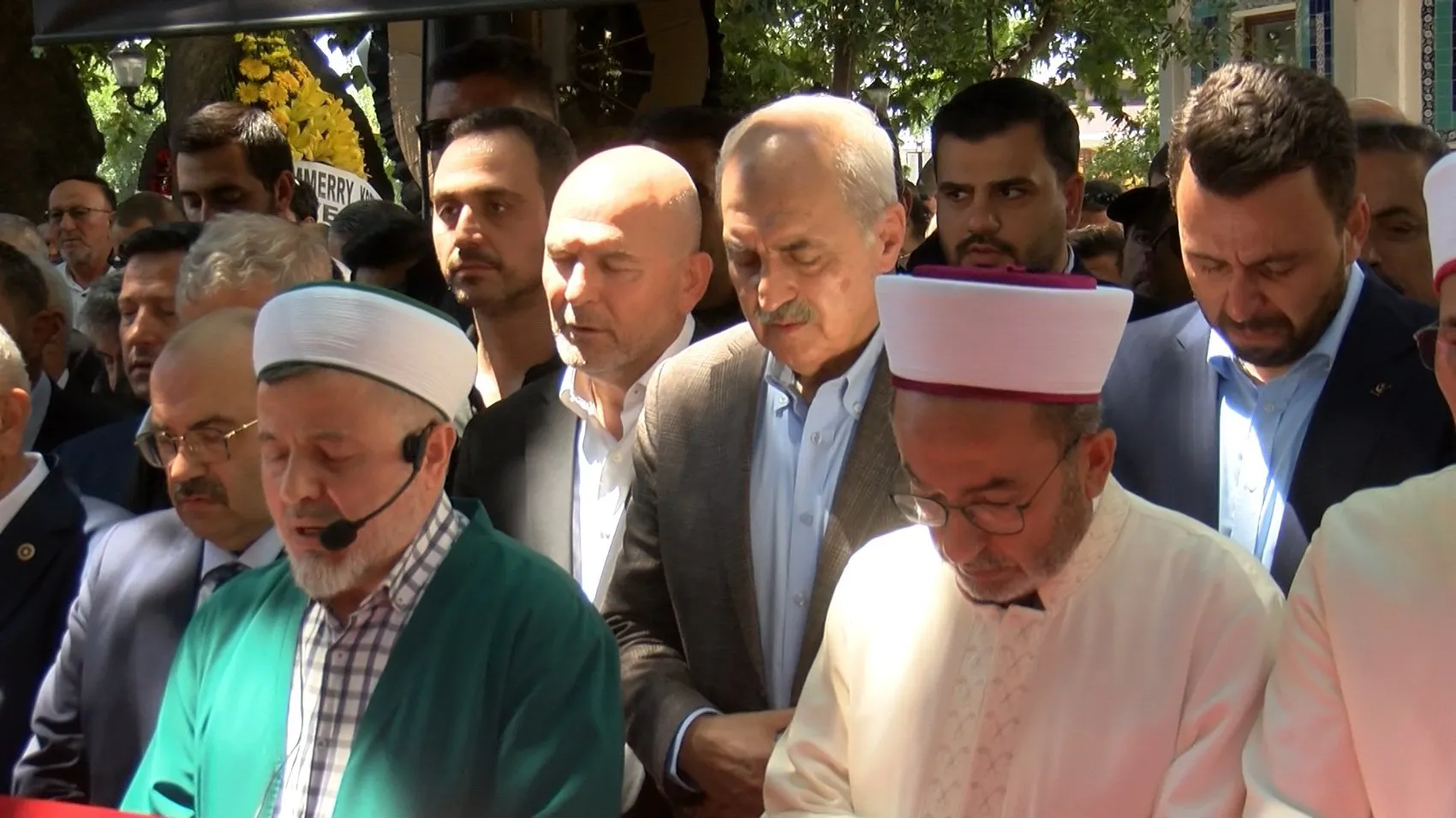 Bandırma eski belediye başkanını son yolculuğuna uğurladı