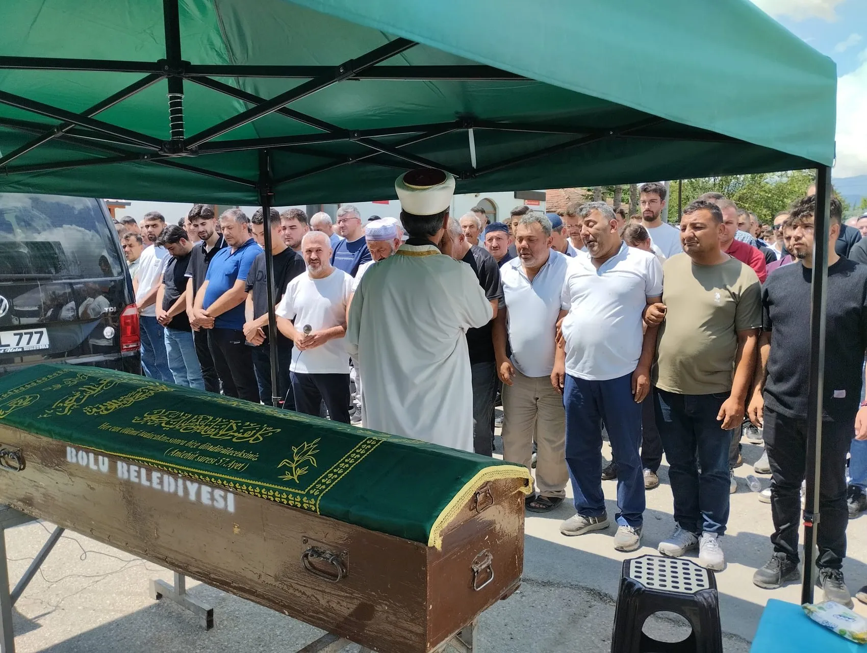 Bolu'da uçurumdan düşen araçtaki iki genç toprağa verildi